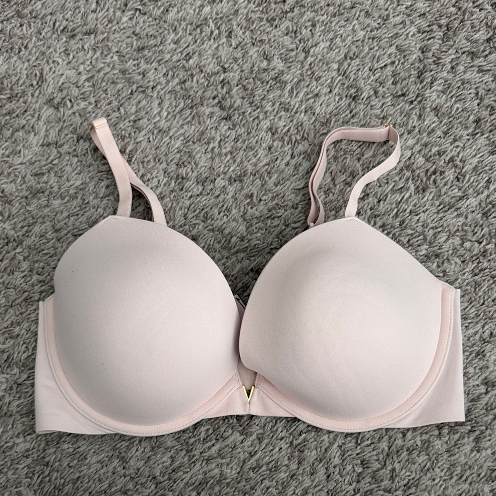 Victoria’s Secret Love Cloud Push Up Bra -34DD Light Pink